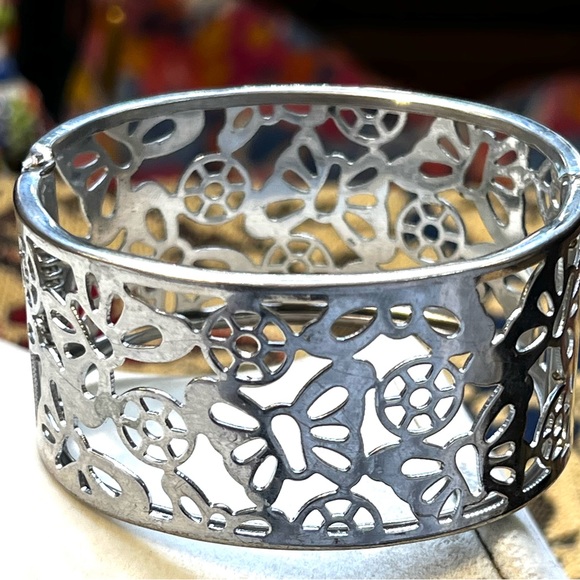 Lovely Silver Butterfly Scroll Cuff Bracelet - Picture 3 of 6